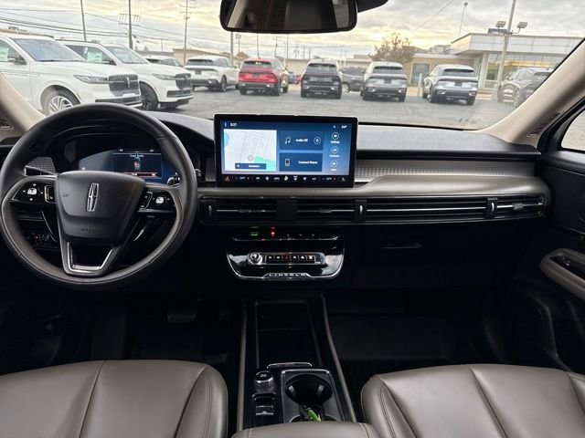 Certified 2023 Lincoln Corsair FWD image 17