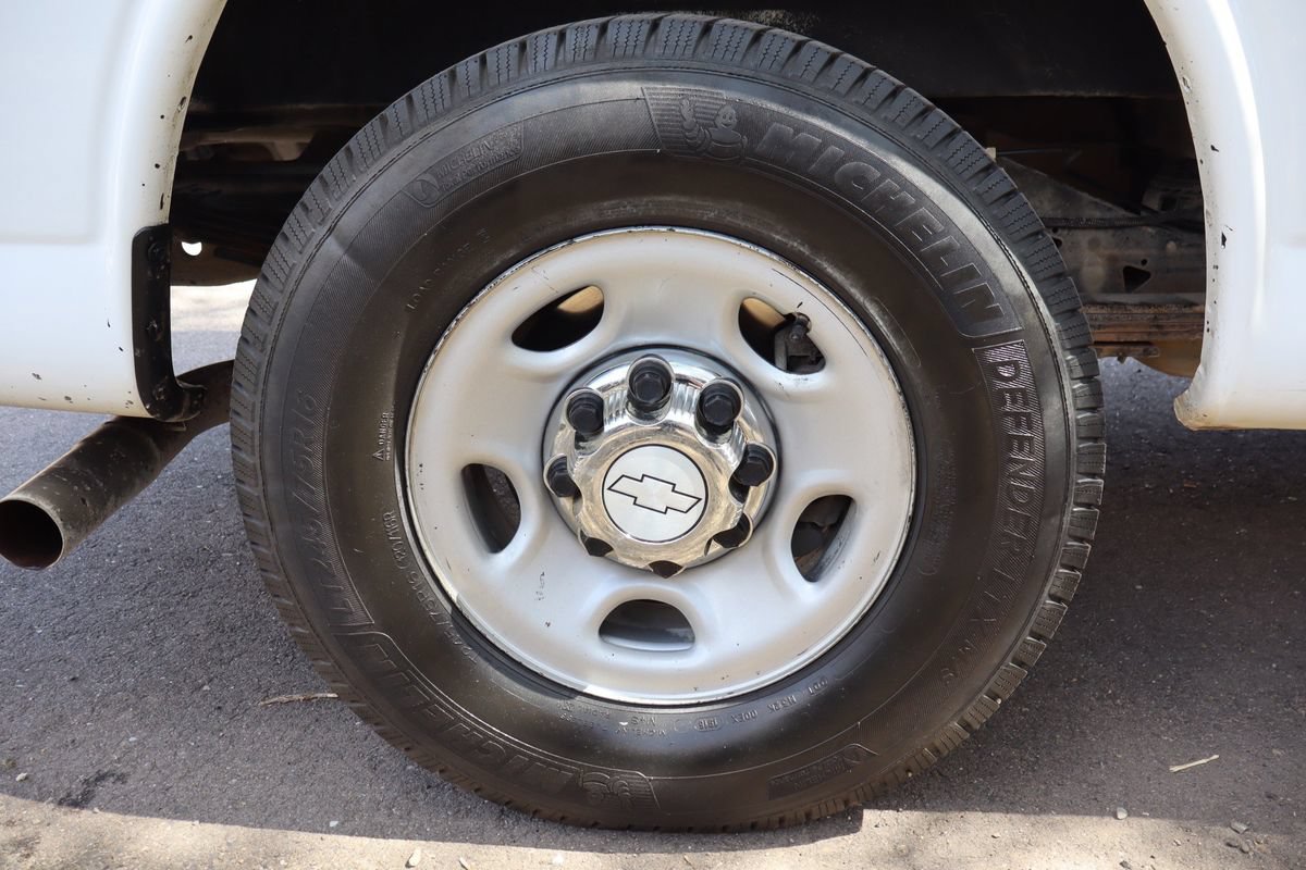 Used 2017 Chevrolet Express 3500 LT w/ LT Preferred Equipment Group RWD image 40