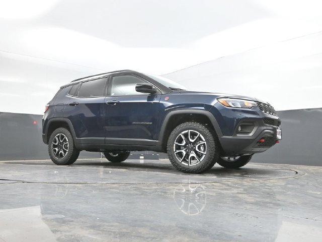 New 2026 Jeep Compass Trailhawk w/ Trailer Tow Group AWD/4WD image 42