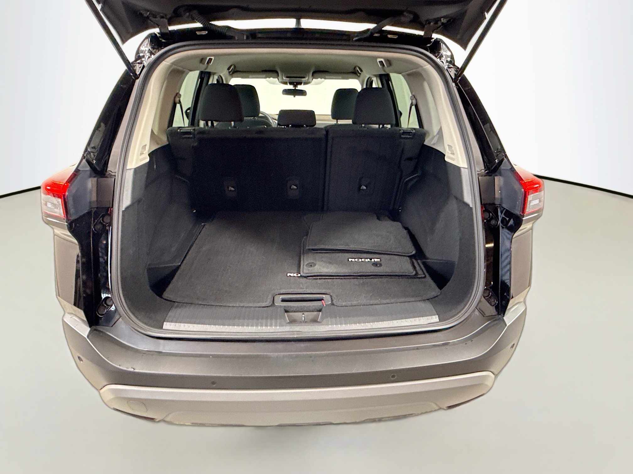 Used 2023 Nissan Rogue S AWD/4WD image 22