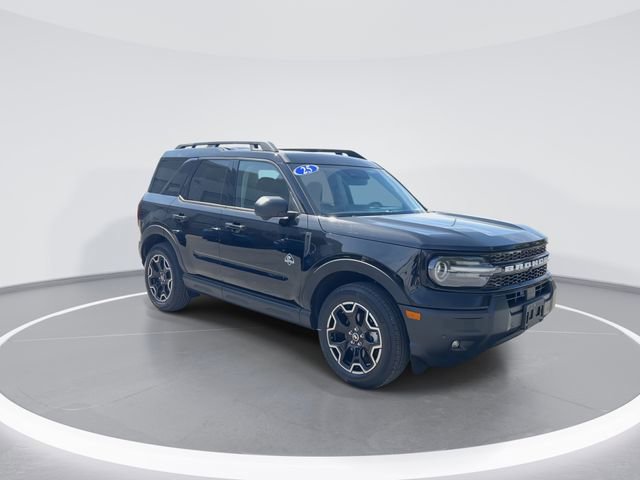 Used 2025 Ford Bronco Sport Outer Banks w/ Outer Banks Tech Package+ AWD/4WD image 2