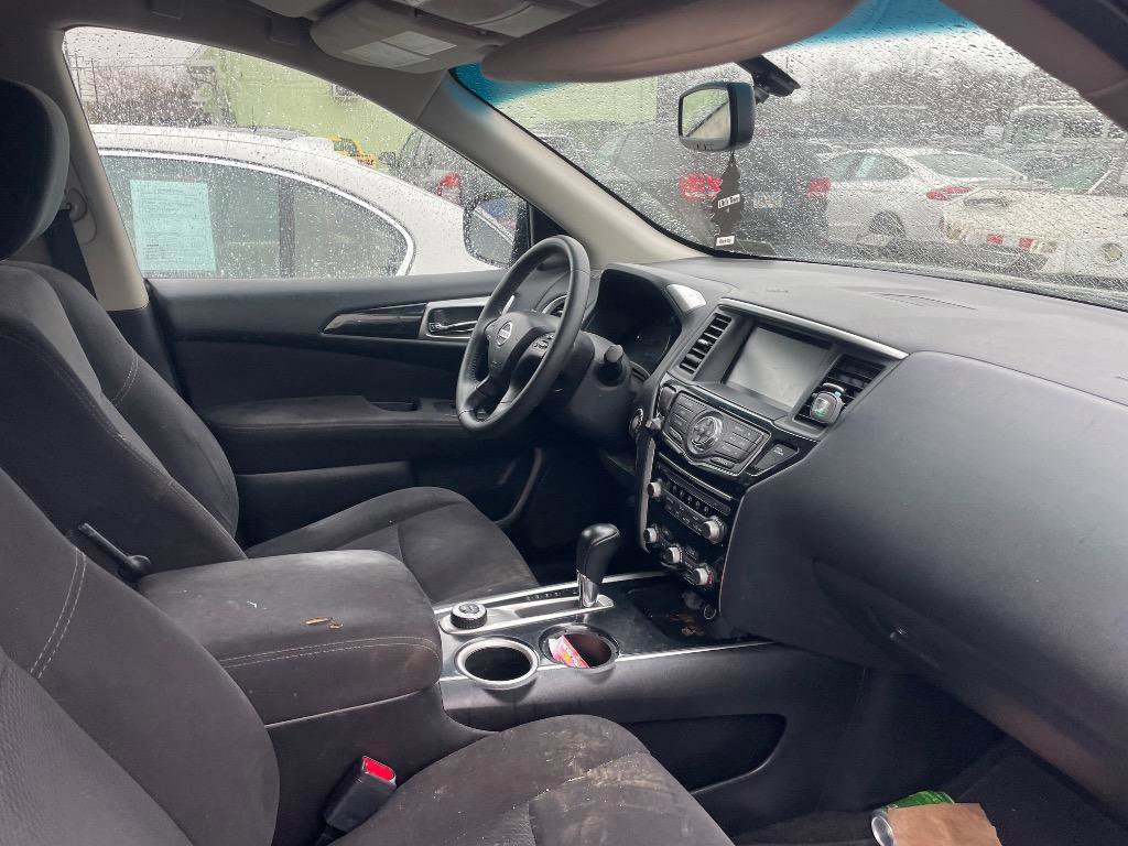 Used 2015 Nissan Pathfinder SV w/ Cargo Package image 10