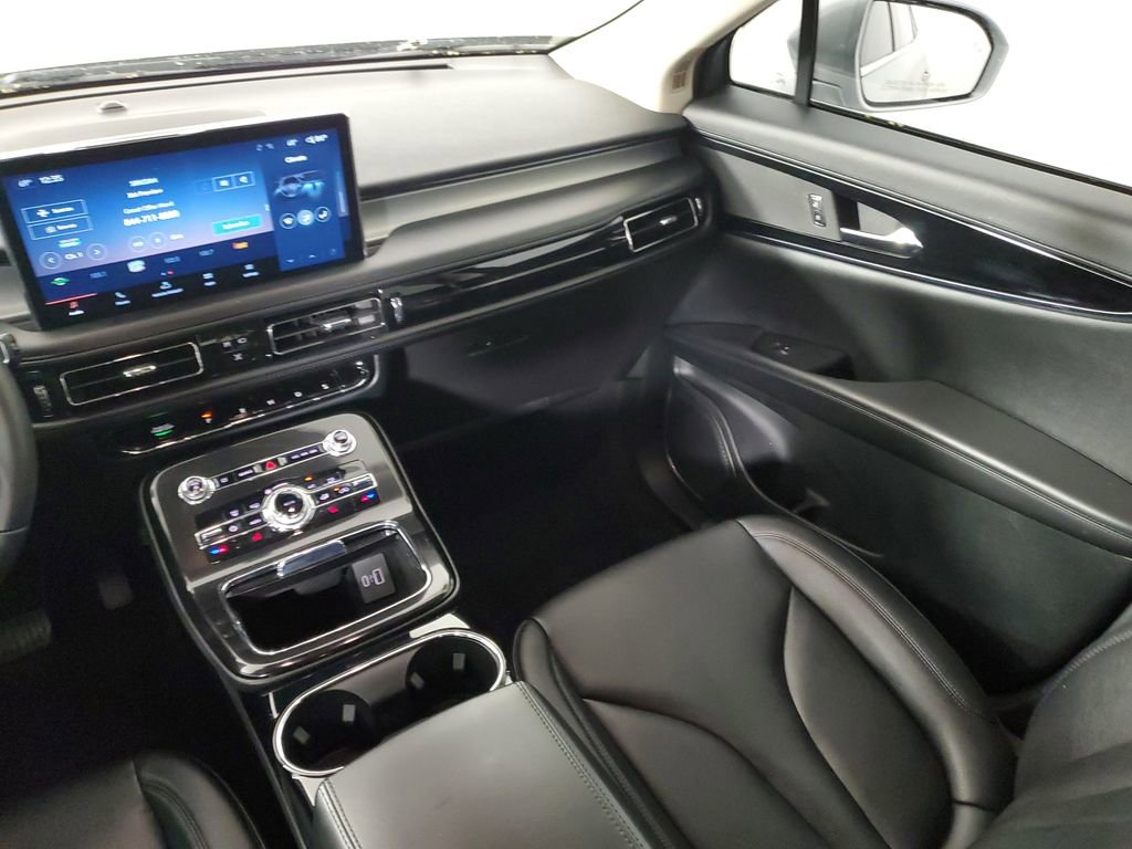 Used 2023 Lincoln Nautilus FWD image 17