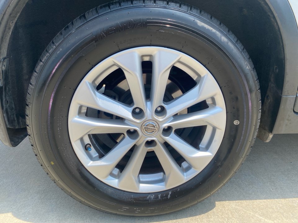 Used 2016 Nissan Rogue SV w/ SV Premium Package FWD image 25