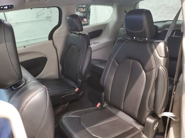 Used 2023 Chrysler Pacifica Touring-L FWD image 26