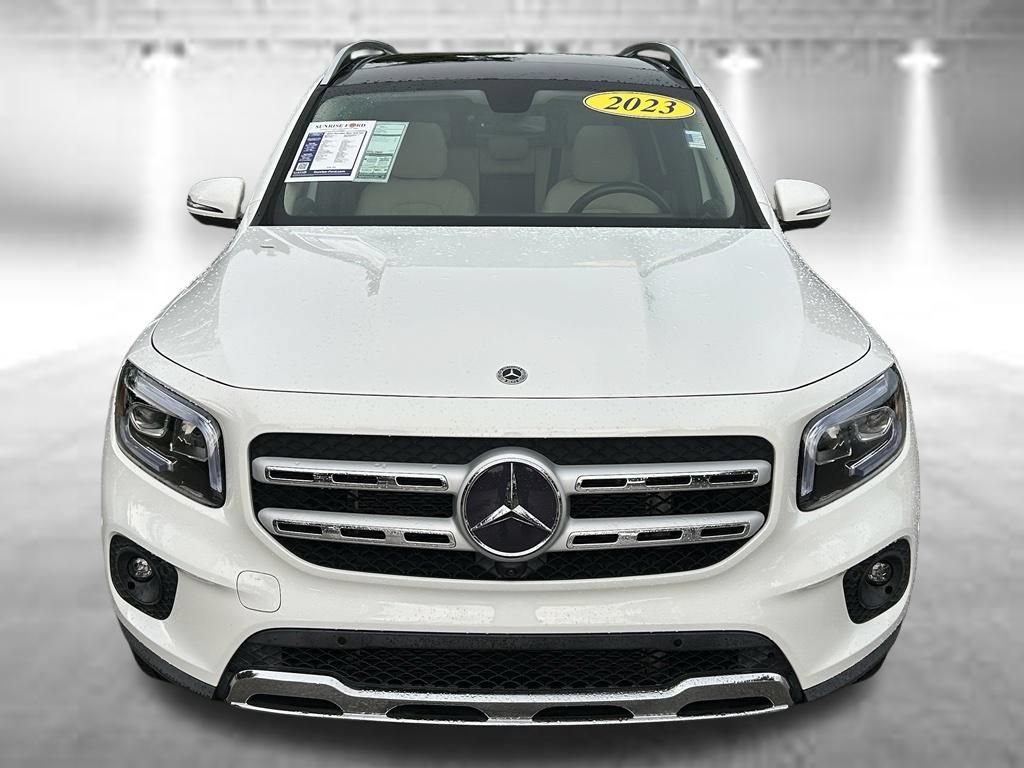 Used 2023 Mercedes-Benz GLB 250 image 2