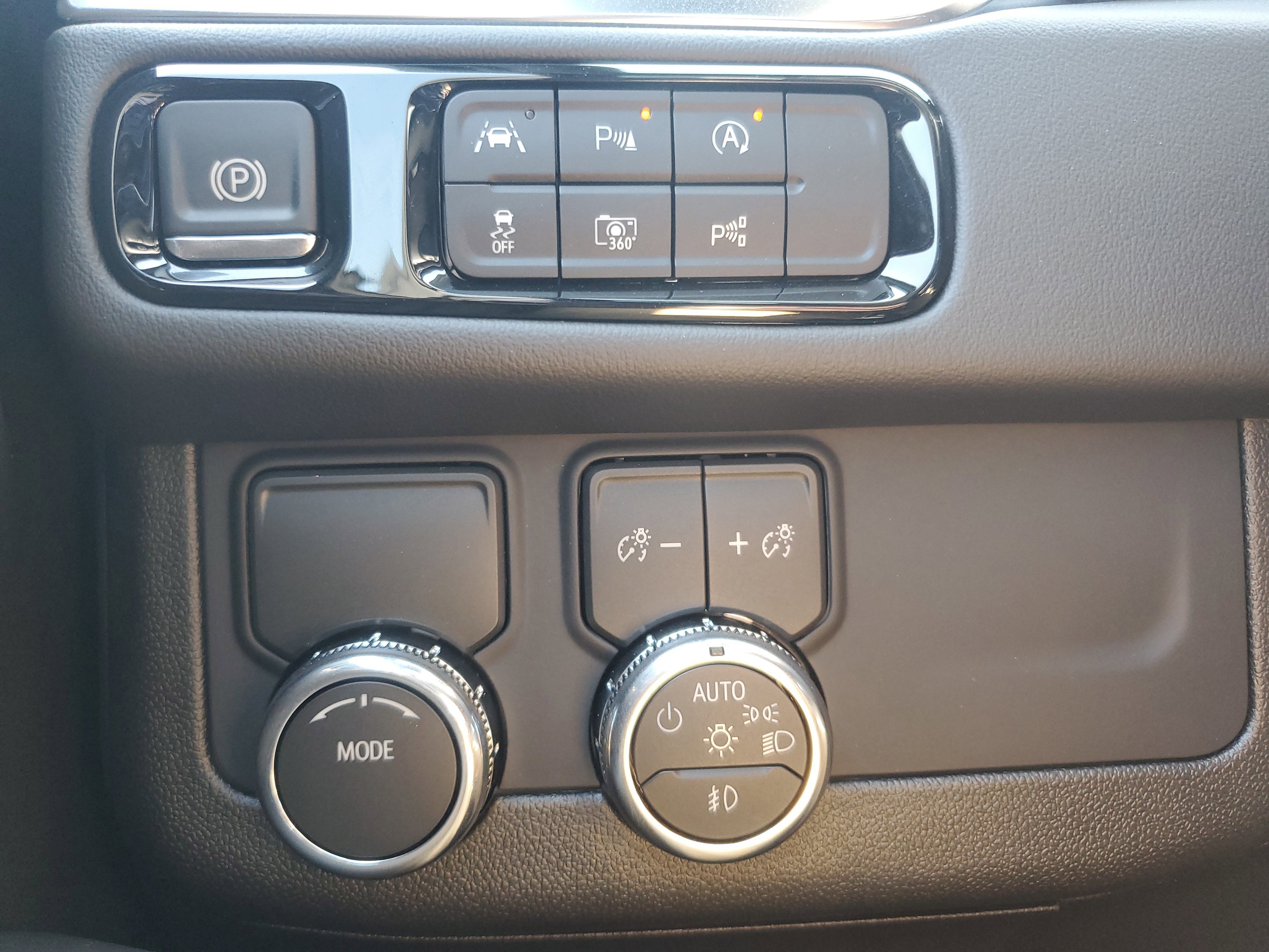 New 2025 GMC Yukon XL Elevation image 28