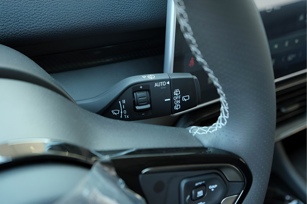 New 2025 VinFast VF 8 Eco AWD/4WD image 12