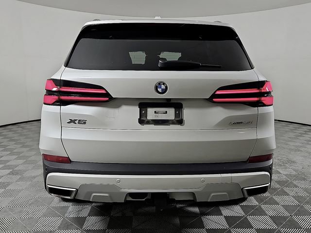 Used 2024 BMW X5 xDrive40i w/ Parking Assistance Package image 5