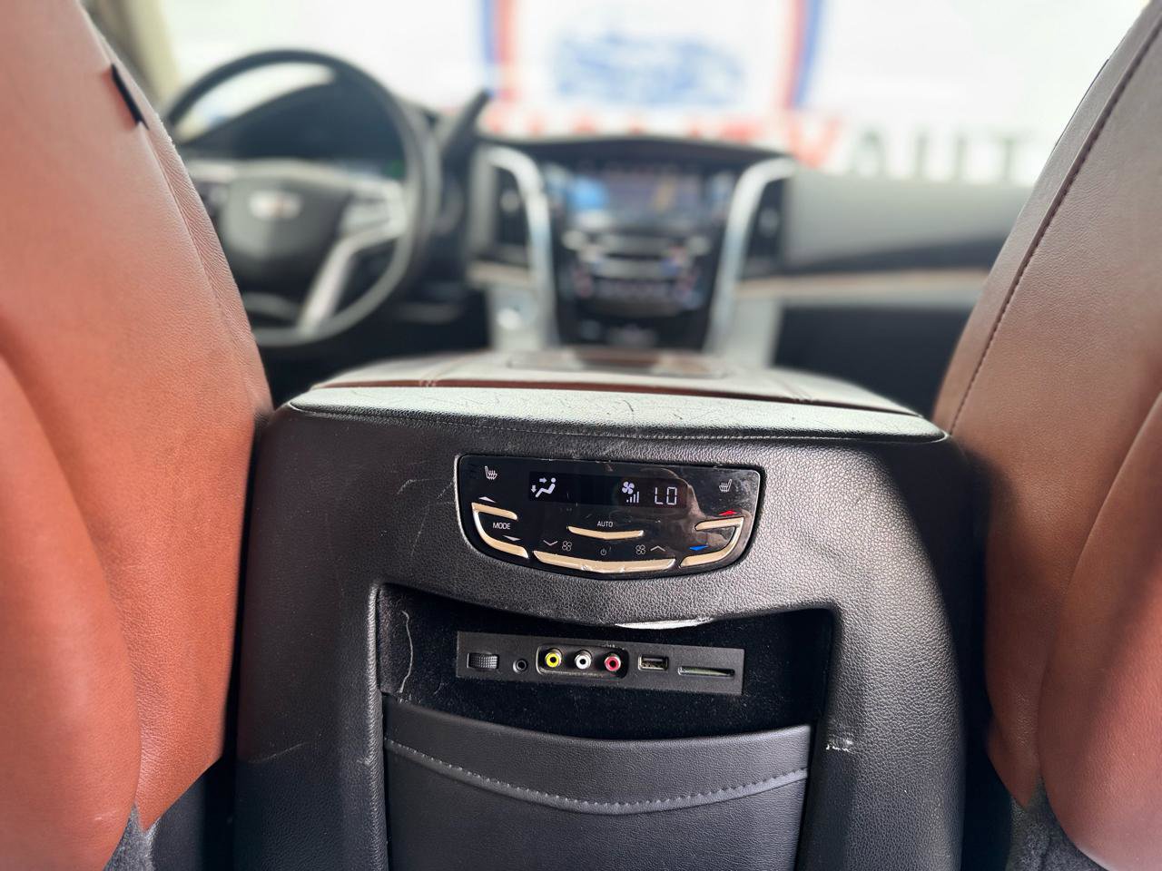 Used 2016 Cadillac Escalade ESV Luxury AWD/4WD image 45