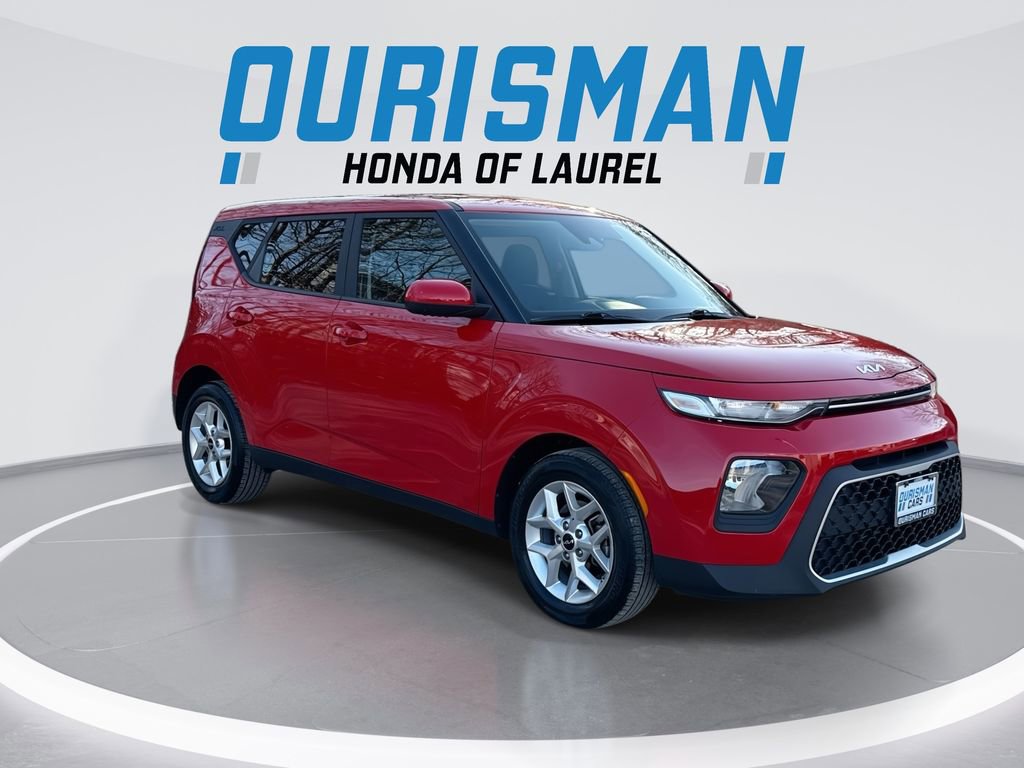 Used 2022 Kia Soul LX w/ Technology Package image 2