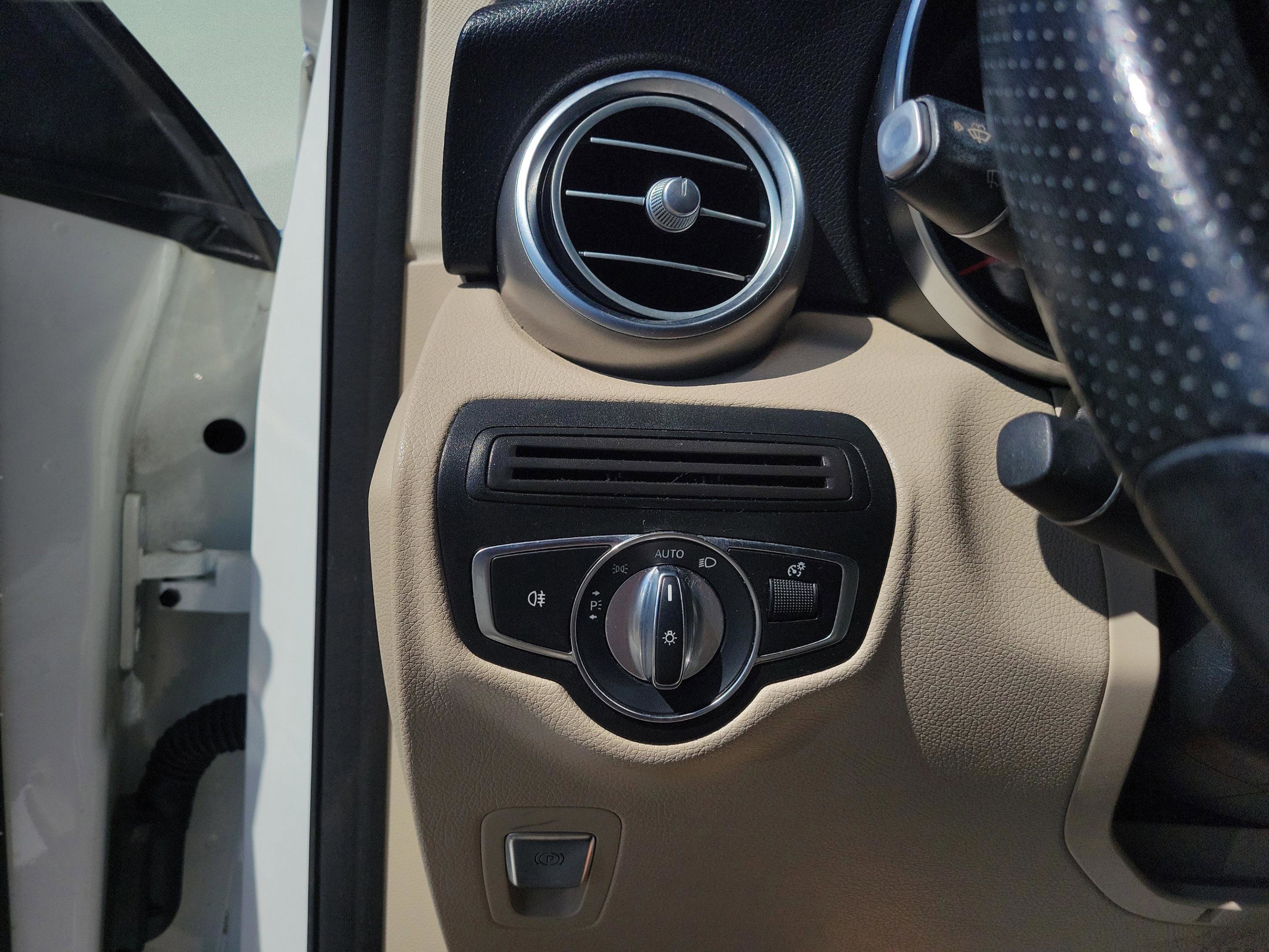 Used 2019 Mercedes-Benz GLC 300 image 15