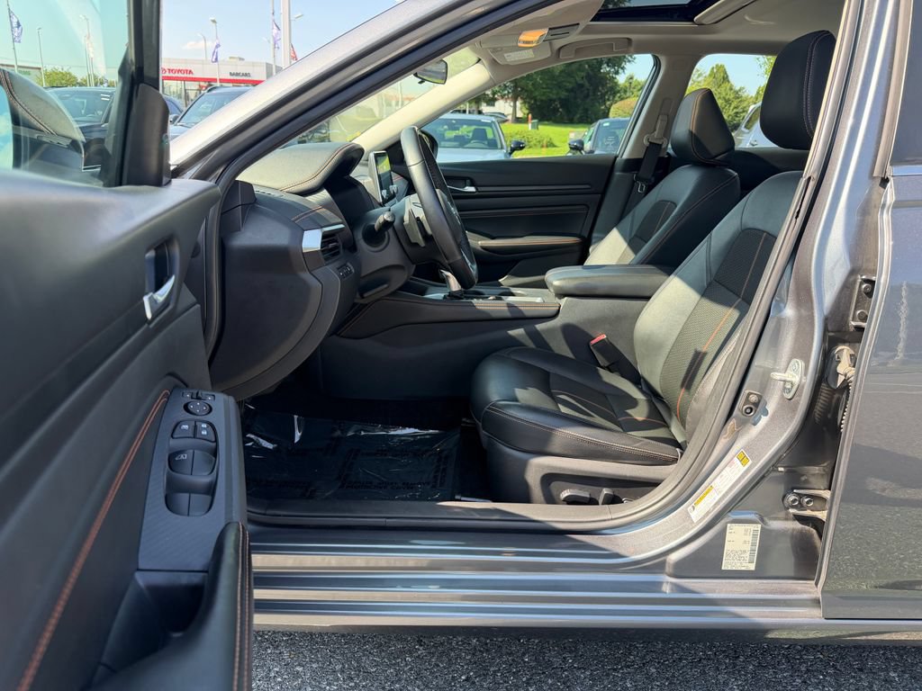 Used 2020 Nissan Altima 2.5 SR w/ Premium Package AWD/4WD image 11