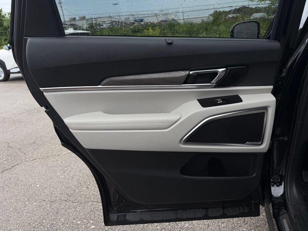 Used 2021 Kia Telluride SX w/ Nightfall Edition Package AWD/4WD image 8