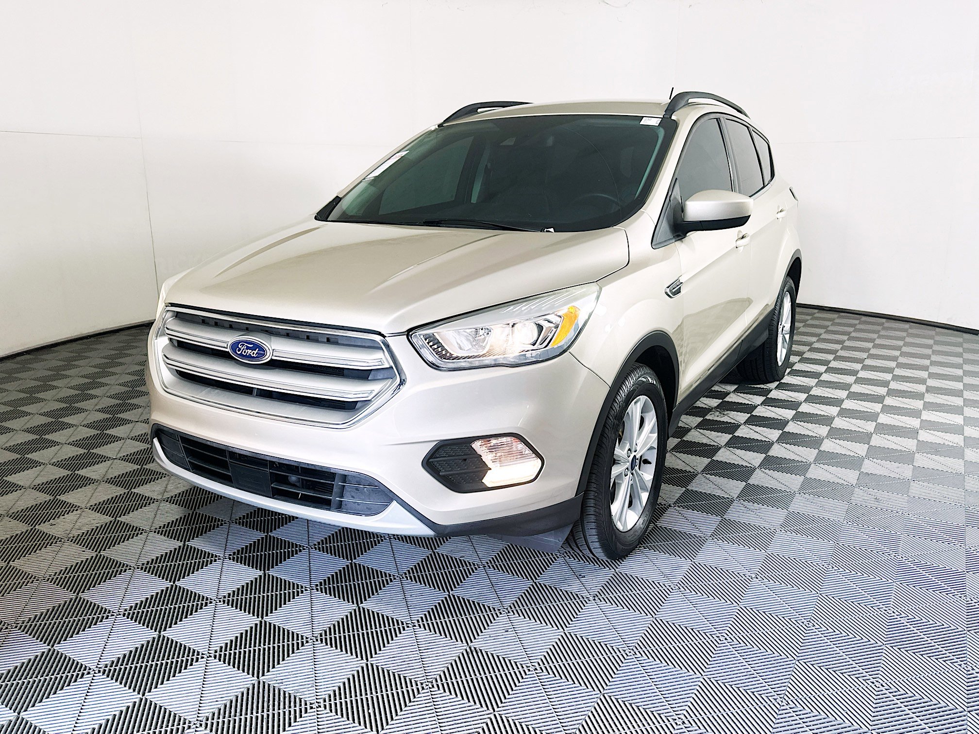 Used 2018 Ford Escape SEL w/ Ford Safe & Smart Package AWD/4WD image 7