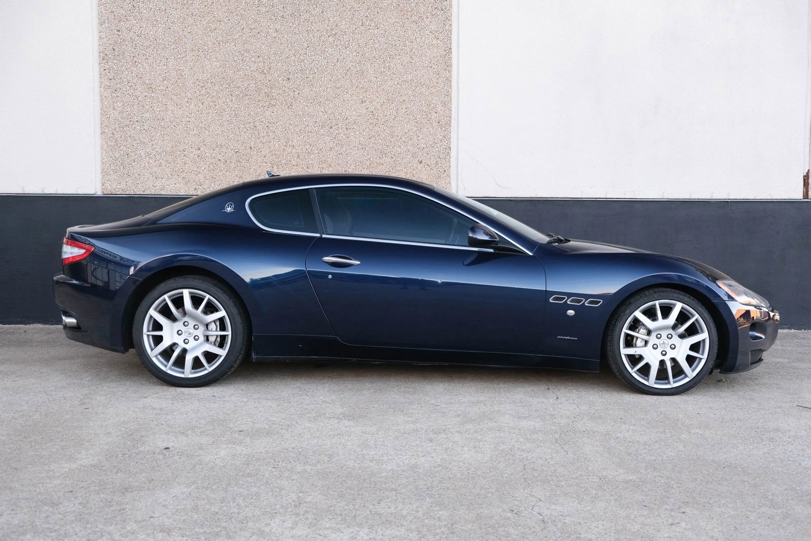 Used 2010 Maserati GranTurismo Coupe 2D image 11
