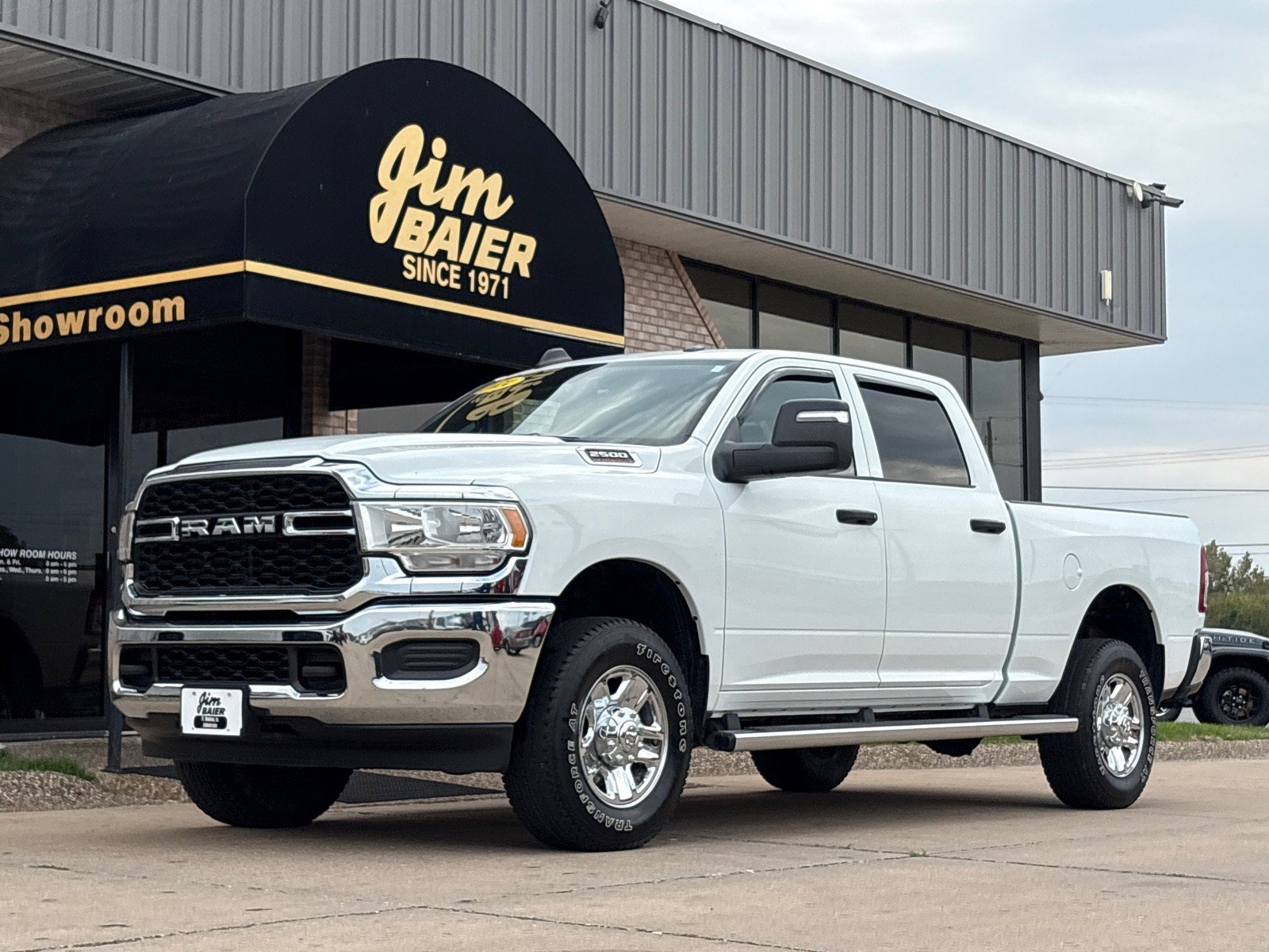 Used 2024 RAM 2500 Tradesman w/ Chrome Appearance Group