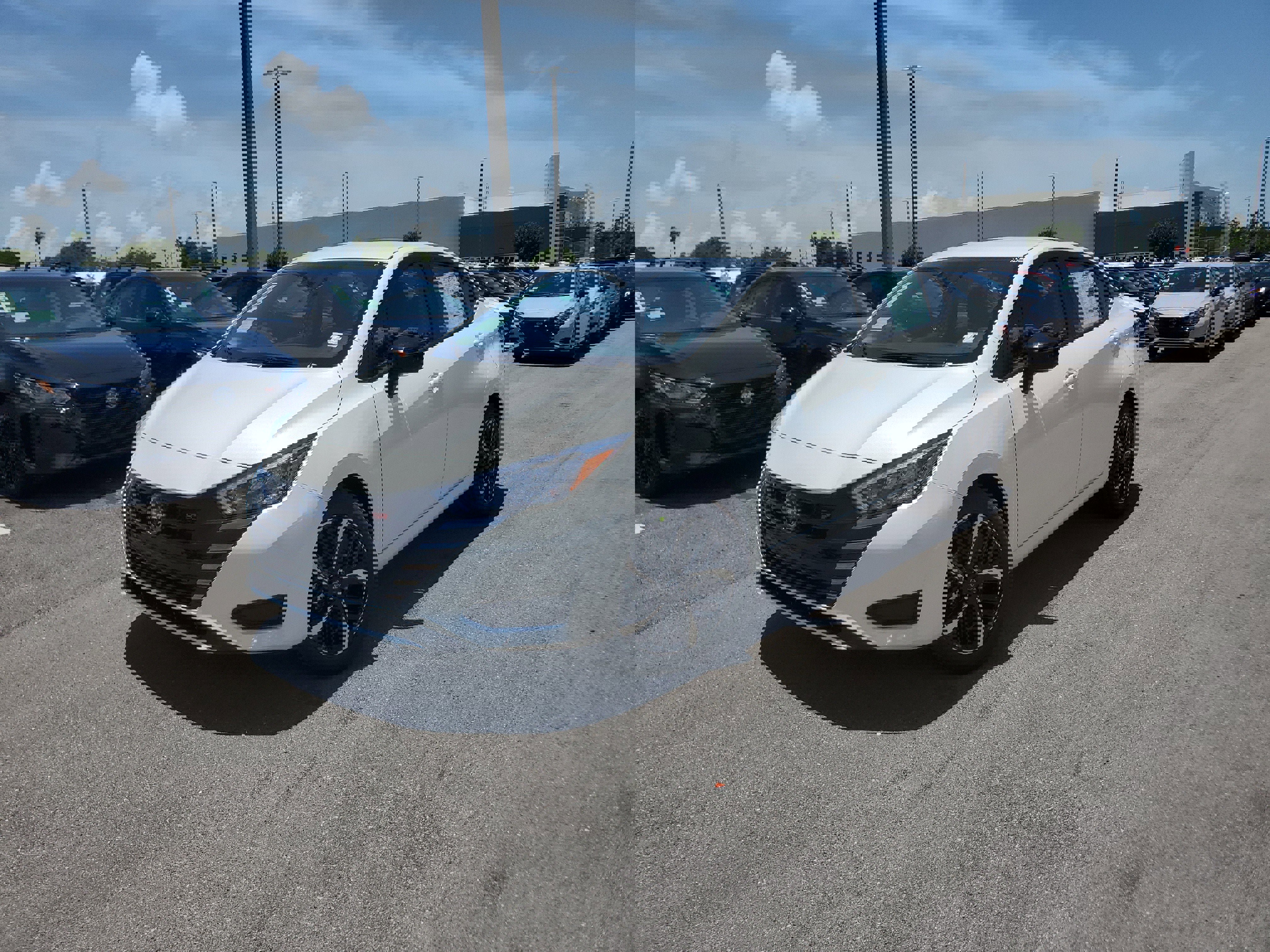 New 2025 Nissan Versa SR w/ Trunk Package image 26