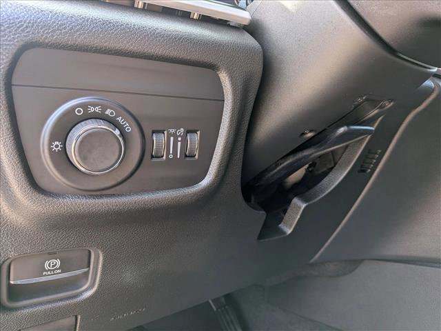 Used 2025 Jeep Grand Cherokee Altitude image 16