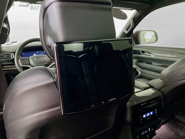 Used 2022 Jeep Wagoneer Series III w/ Premium Group I image 28