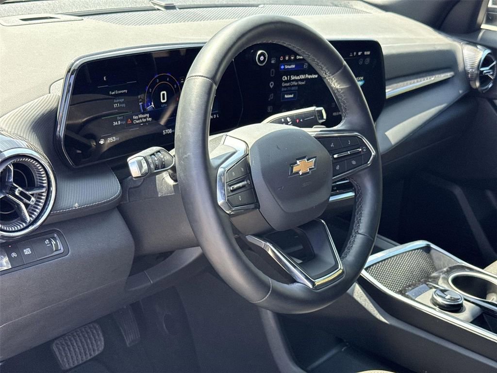 Used 2026 Chevrolet Equinox LT FWD image 9