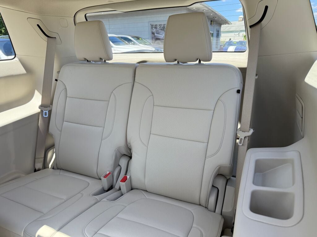 Used 2023 GMC Acadia Denali AWD/4WD image 26