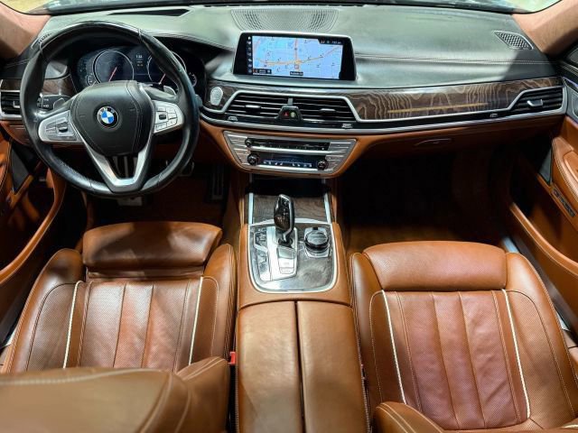 Used 2018 BMW 750i xDrive image 15