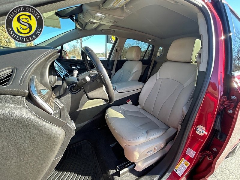 Used 2019 Buick Envision Essence FWD image 12