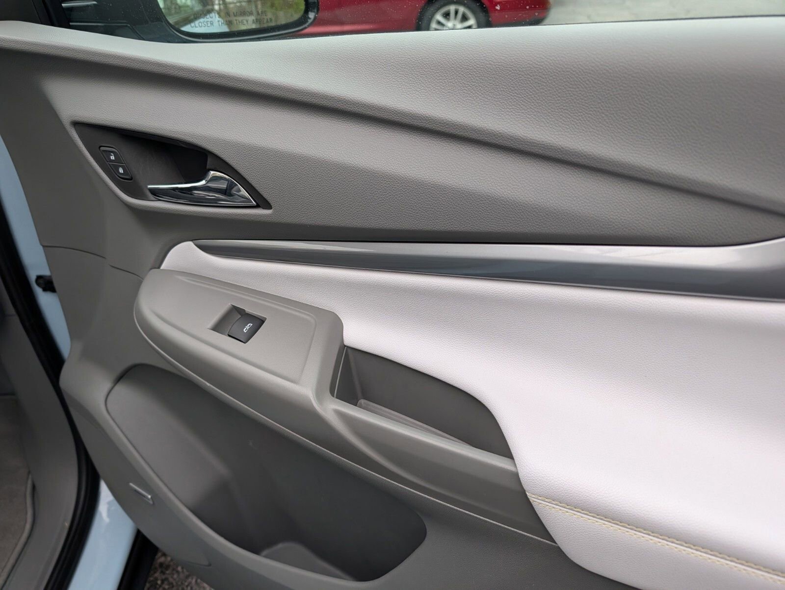 Used 2023 Chevrolet Bolt EUV Premier w/ Sun & Sound Package FWD image 27