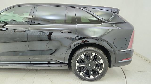 Used 2025 Cadillac Escalade IQ Sport 2 image 10