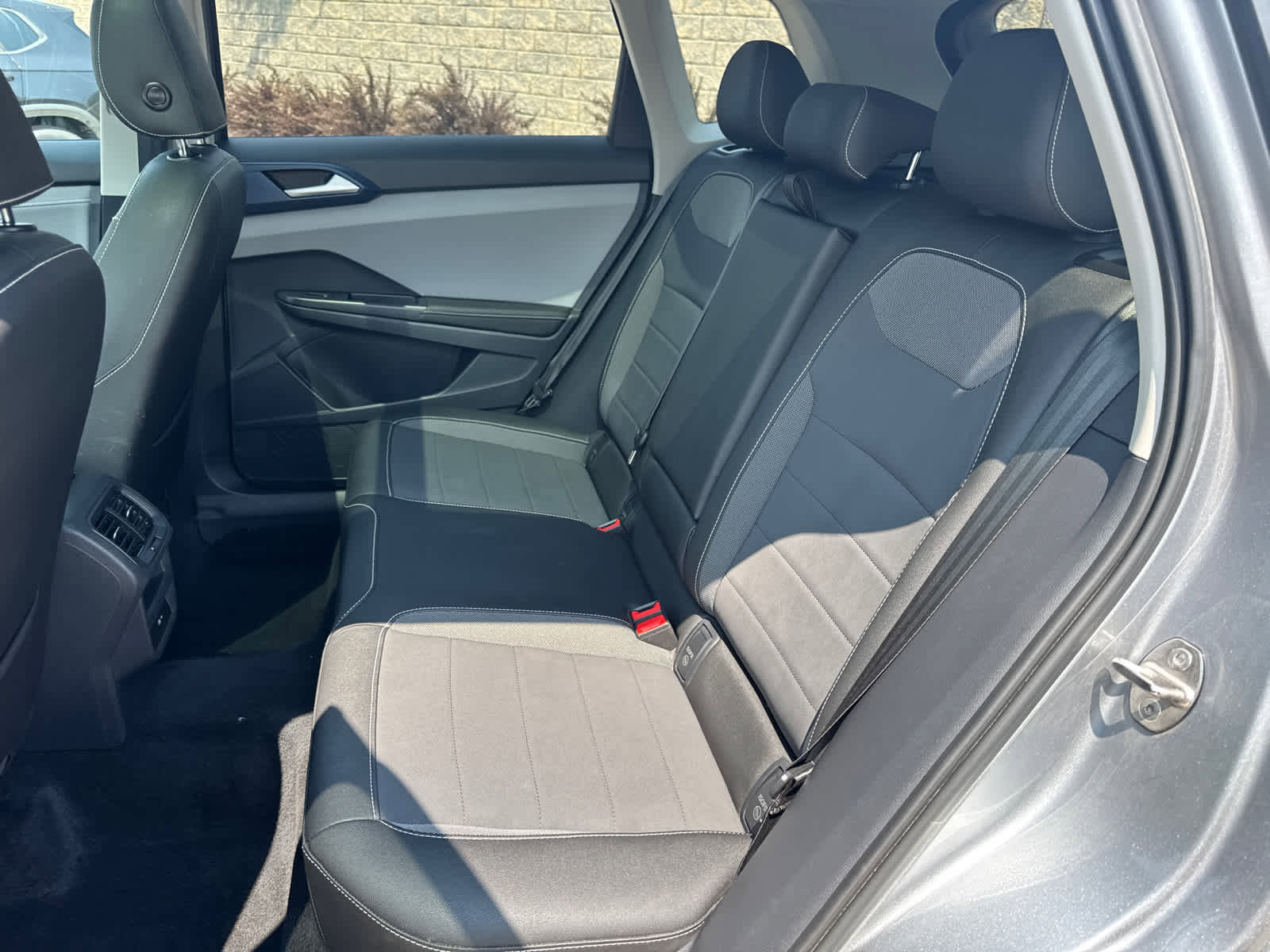 Certified 2024 Volkswagen Taos SE image 12