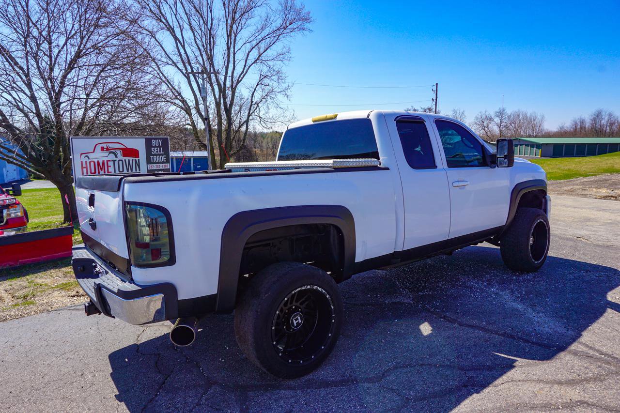 Used 2007 Chevrolet Silverado 2500 LT w/ Suspension Package, Off-Road image 3
