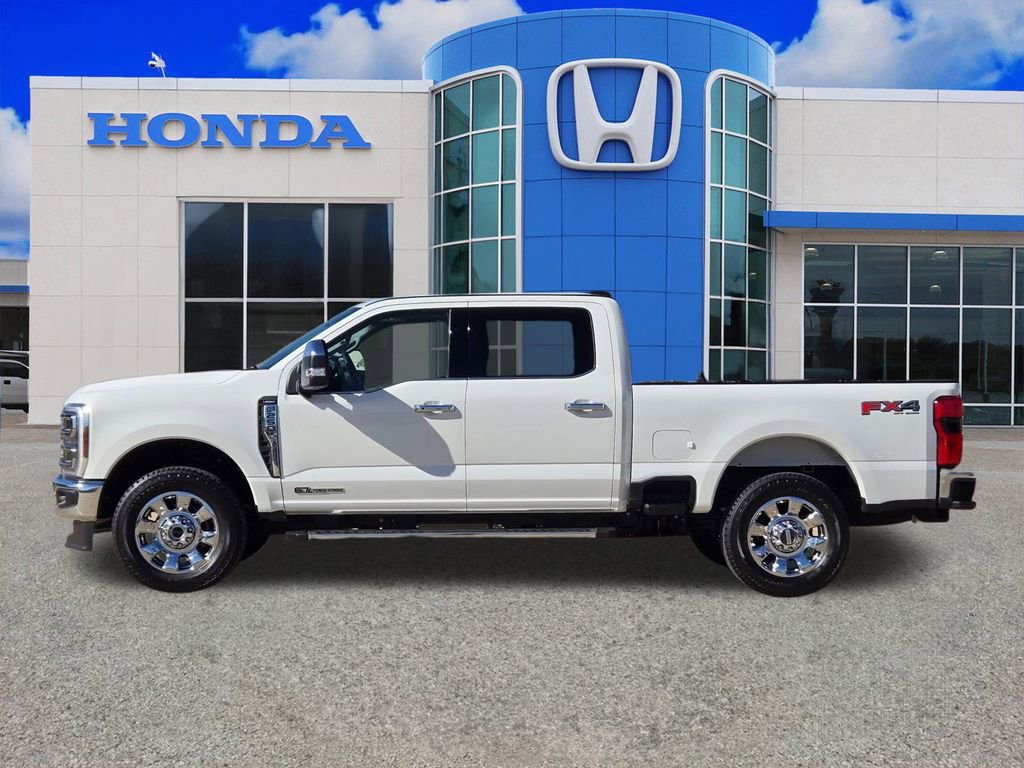 Used 2025 Ford F250 Lariat w/ Chrome Package image 6