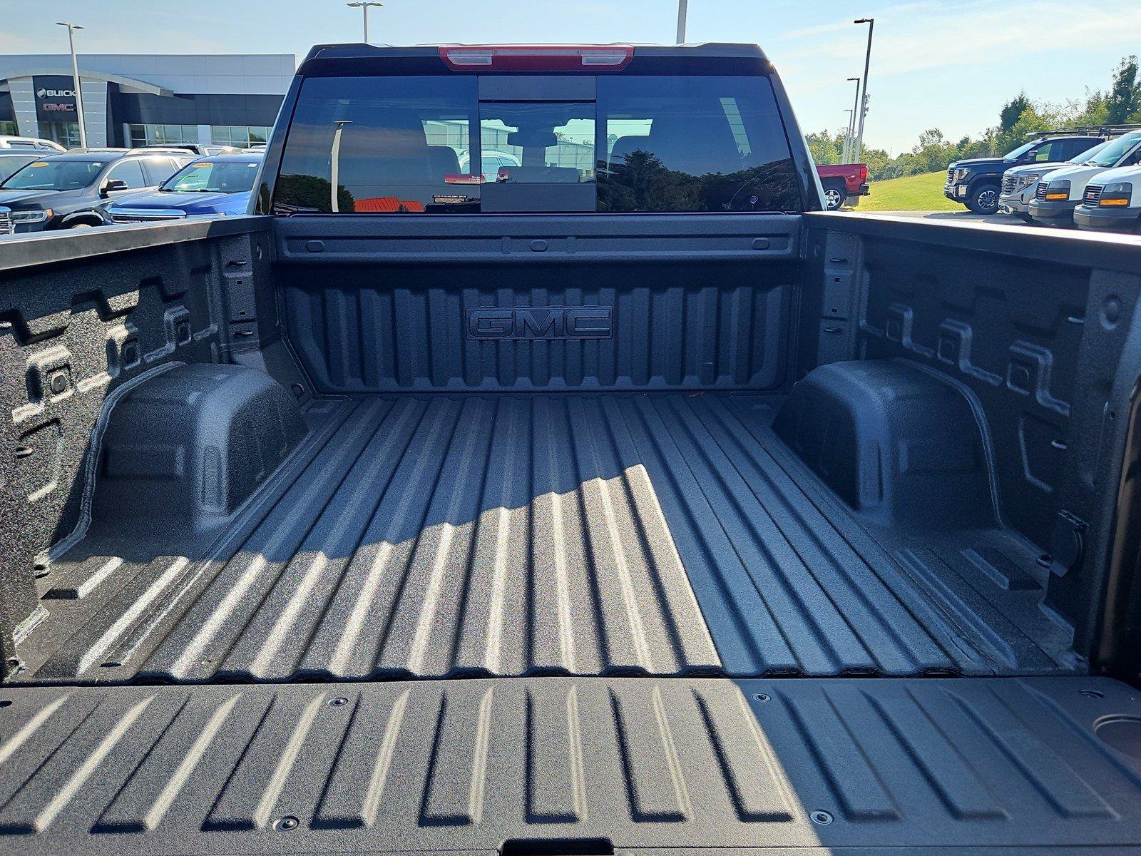 New 2026 GMC Sierra 1500 SLT w/ SLT Premium Plus Package AWD/4WD image 7