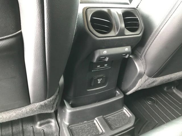 Used 2022 Jeep Wrangler Unlimited Sahara image 19