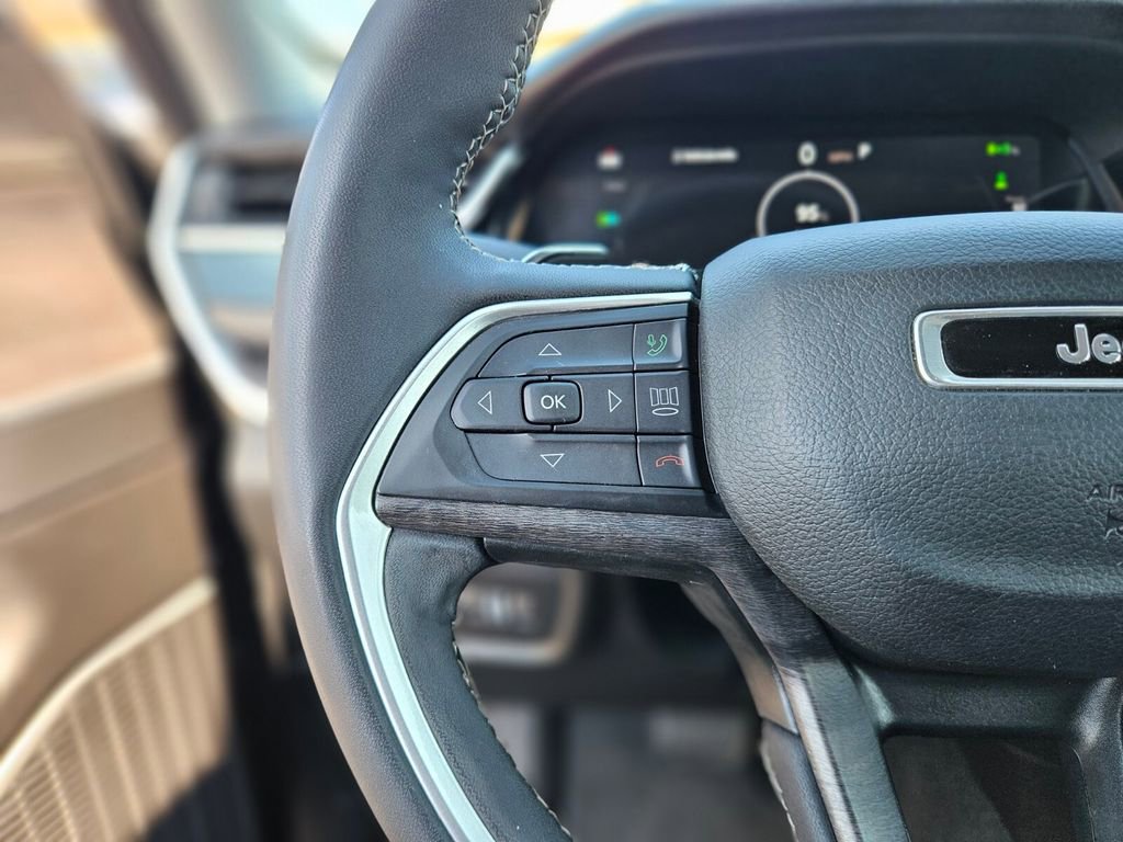 Used 2023 Jeep Grand Cherokee 4WD 4xe image 26