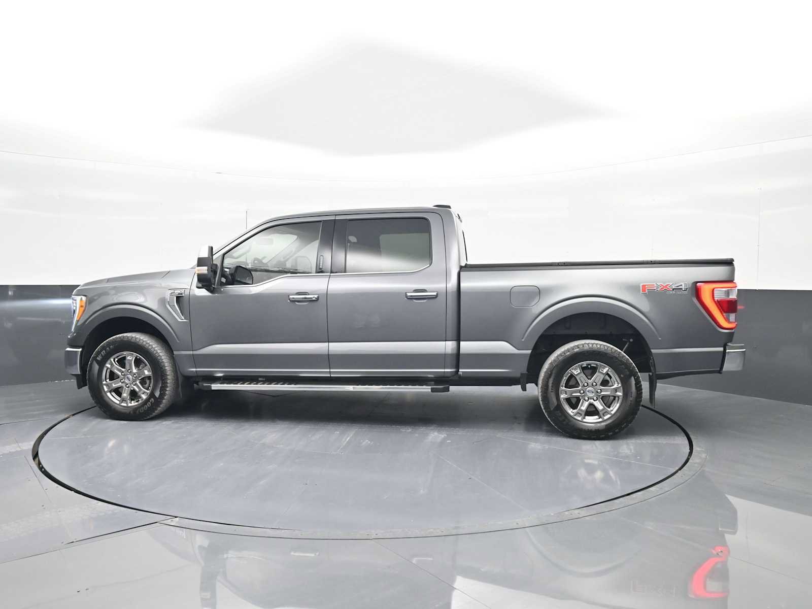 Used 2023 Ford F150 Lariat w/ Trailer Tow Package image 5