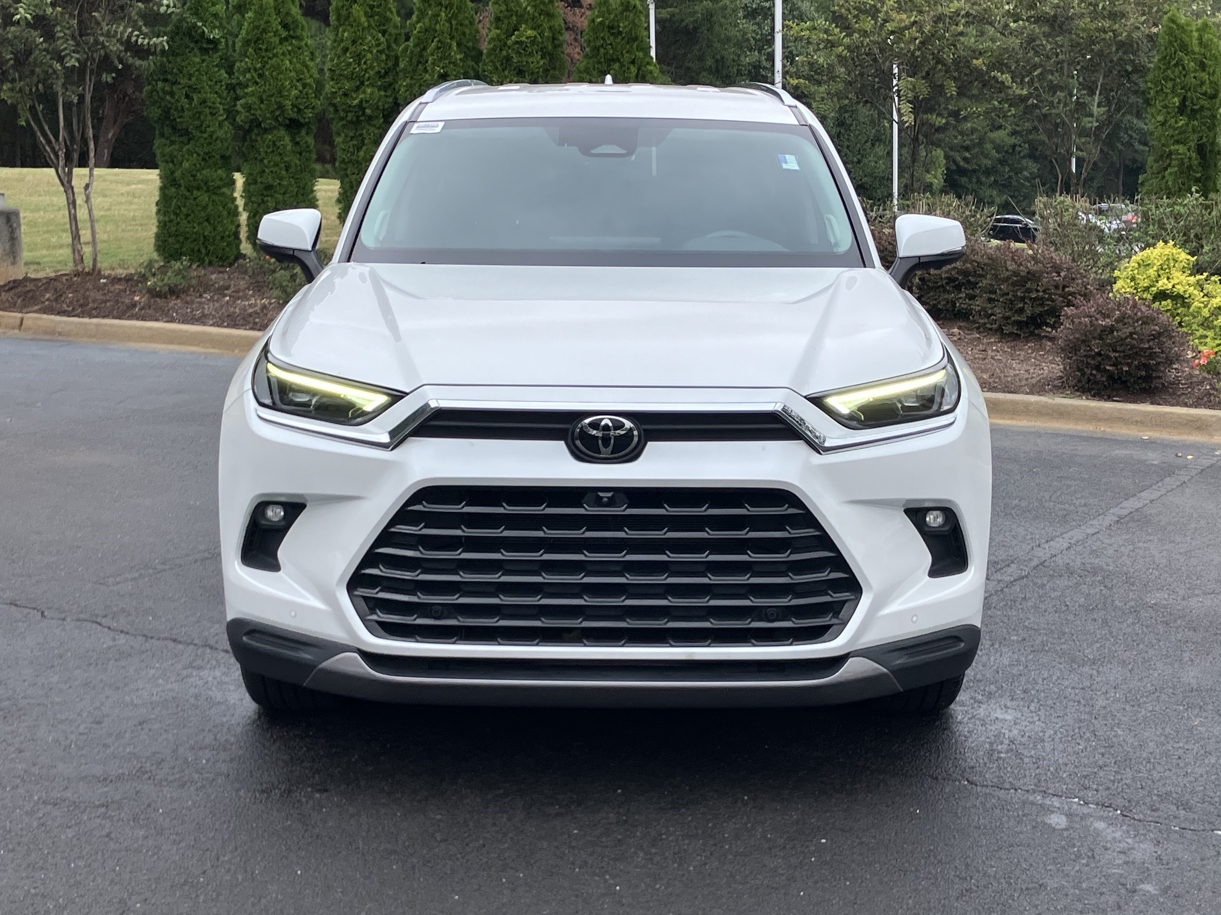 Used 2024 Toyota Grand Highlander FWD image 3