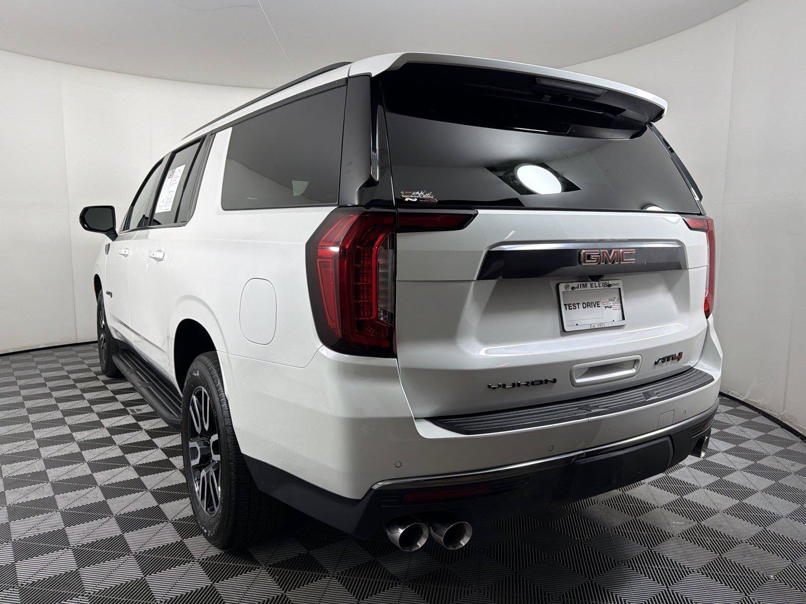 Used 2023 GMC Yukon XL AT4 w/ LPO, Floor Liner Package AWD/4WD image 4