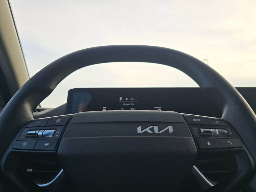 New 2025 Kia K4 LX image 23