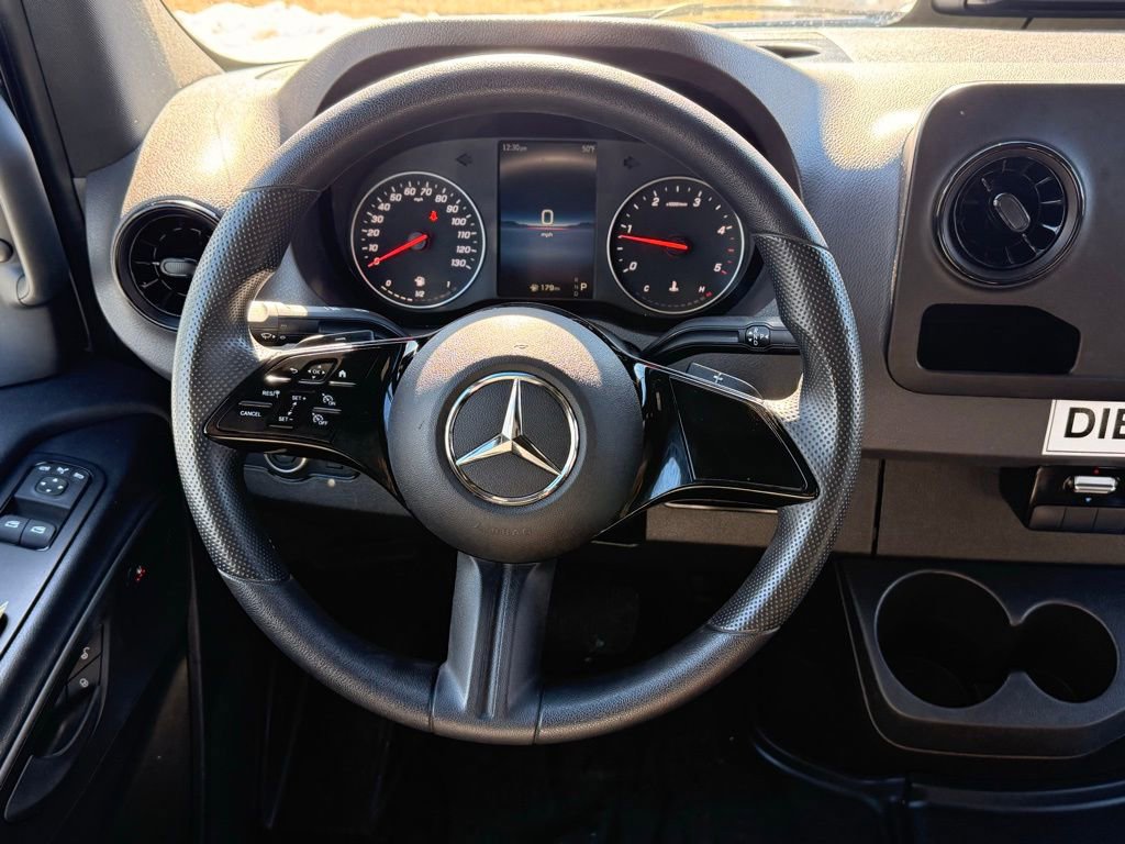Used 2025 Mercedes-Benz Sprinter 2500 image 27