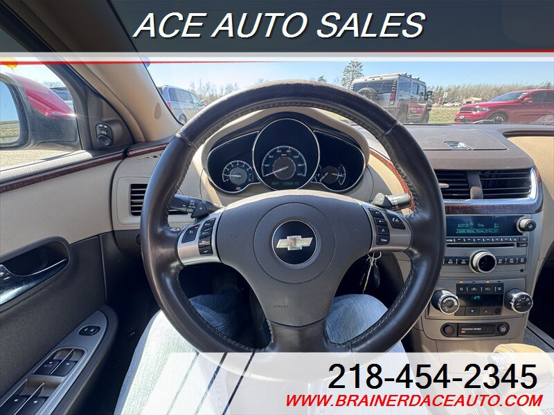 Used 2009 Chevrolet Malibu LTZ w/ HFV6 Engine Package image 11