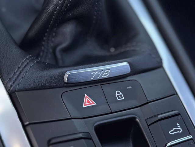 Used 2024 Porsche 718 Boxster RWD image 34