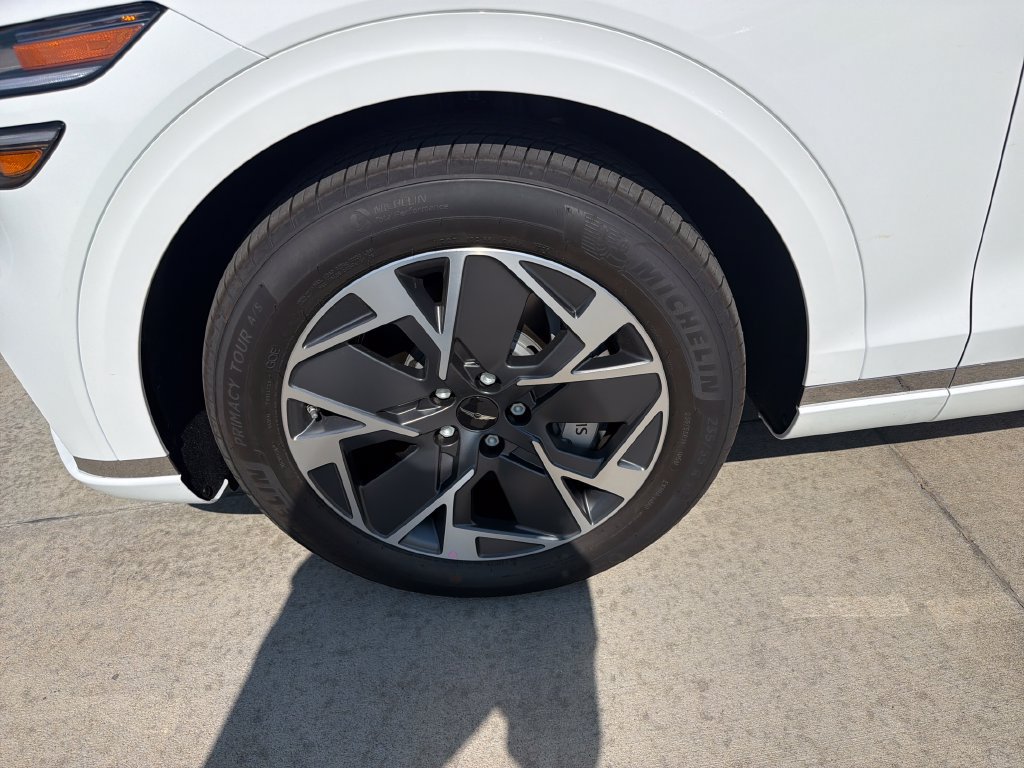 New 2027 Genesis Electrified GV70 AWD/4WD image 9