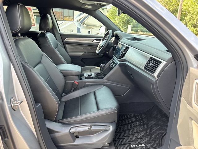 Used 2023 Volkswagen Atlas Cross Sport SE AWD/4WD image 28