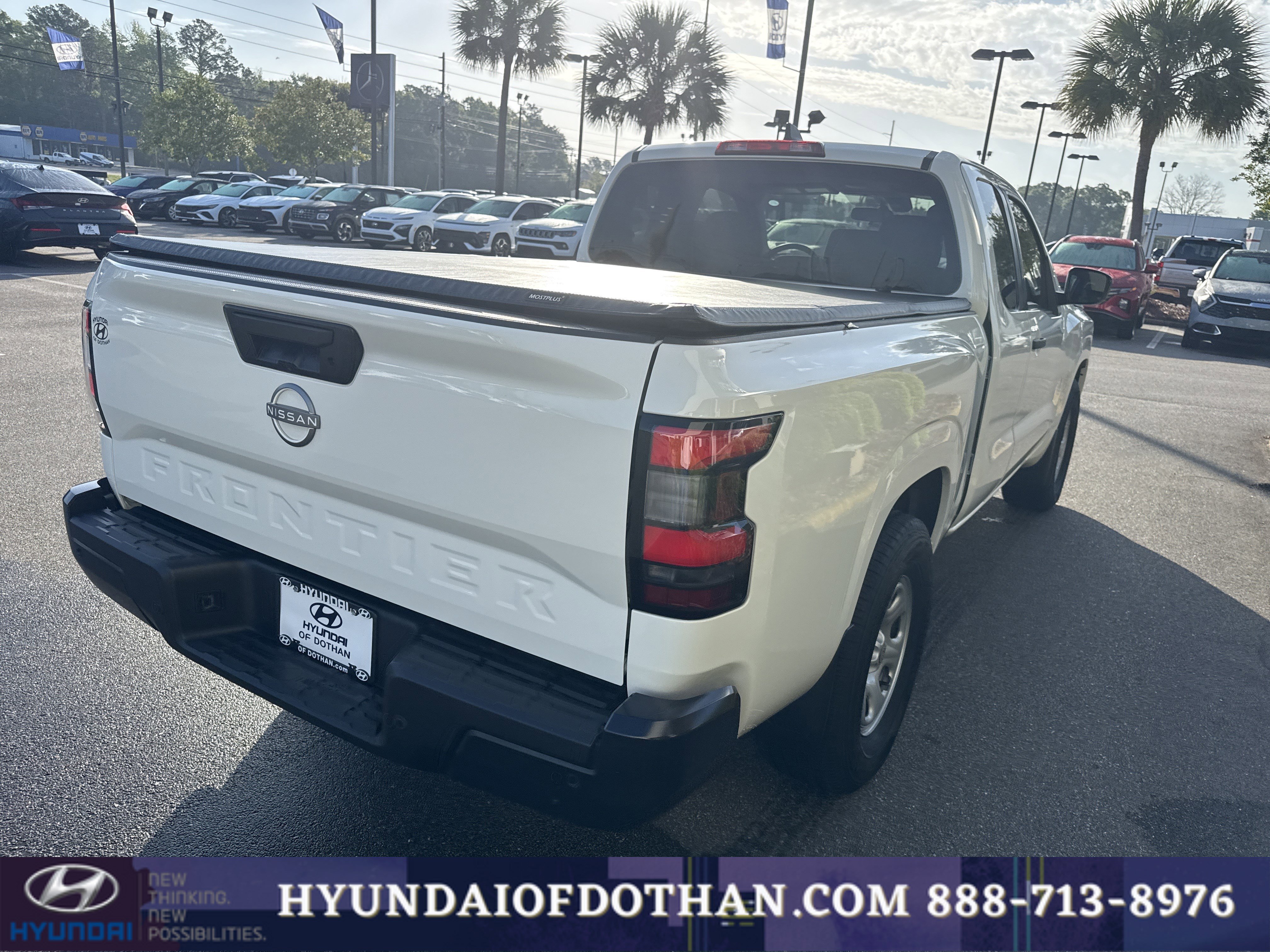 Used 2025 Nissan Frontier S w/ S Utility Package image 4