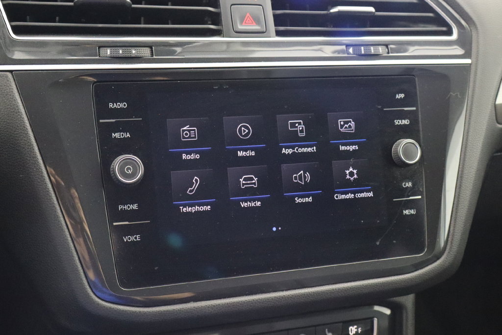 Used 2019 Volkswagen Tiguan SE AWD/4WD image 28