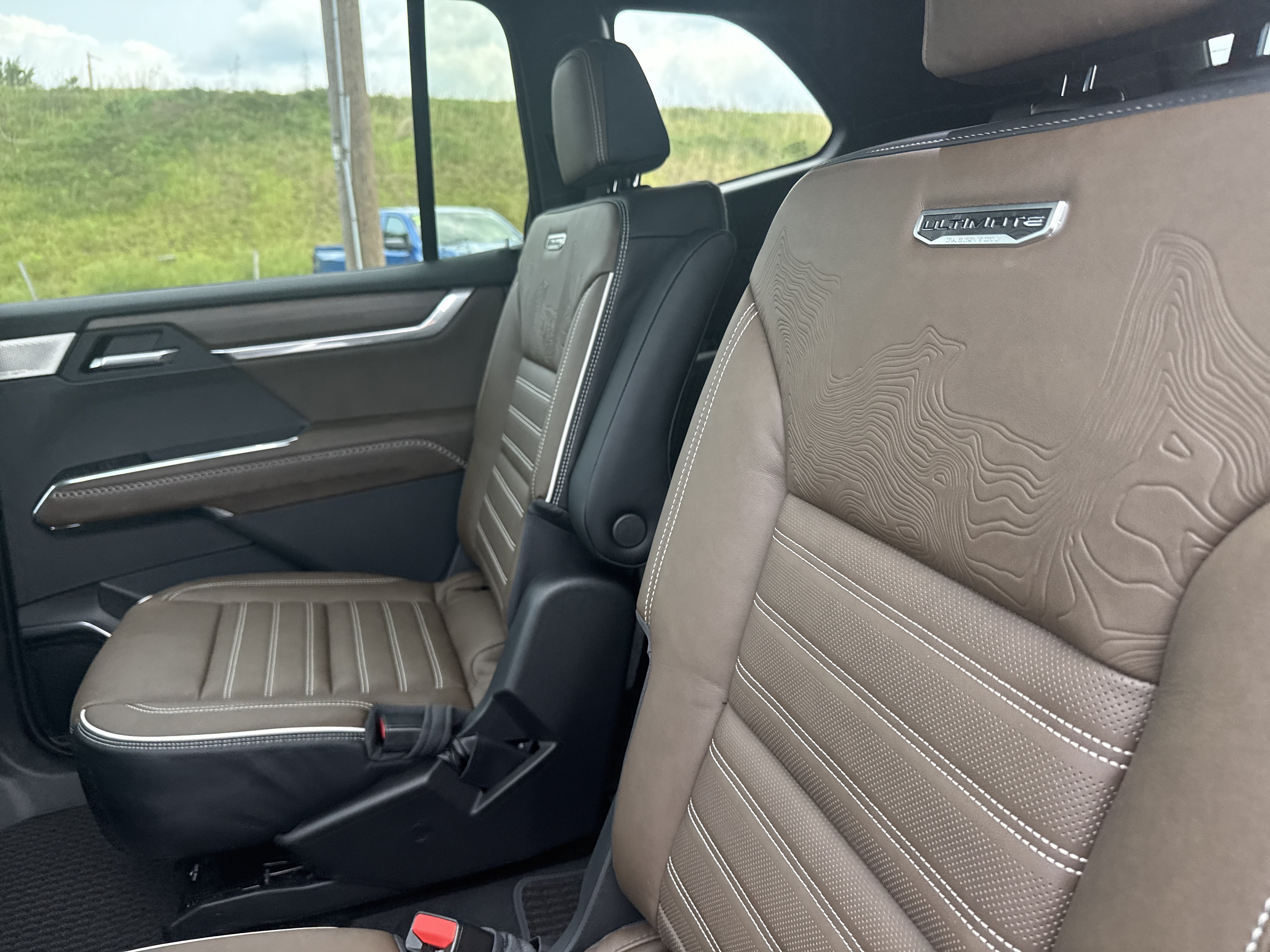 New 2027 GMC Acadia Denali Ultimate AWD/4WD image 9