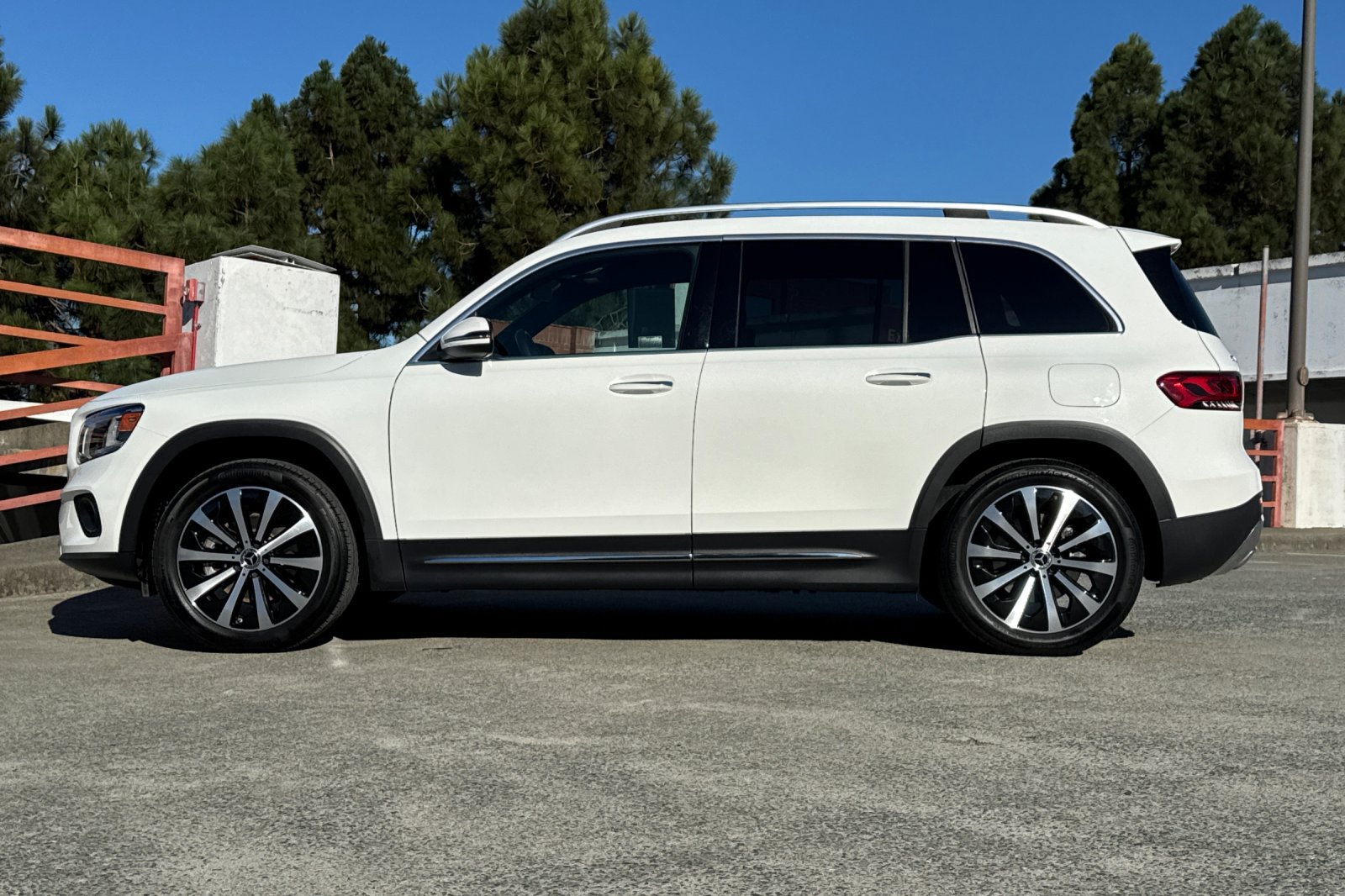 Used 2023 Mercedes-Benz GLB 250 4MATIC image 7