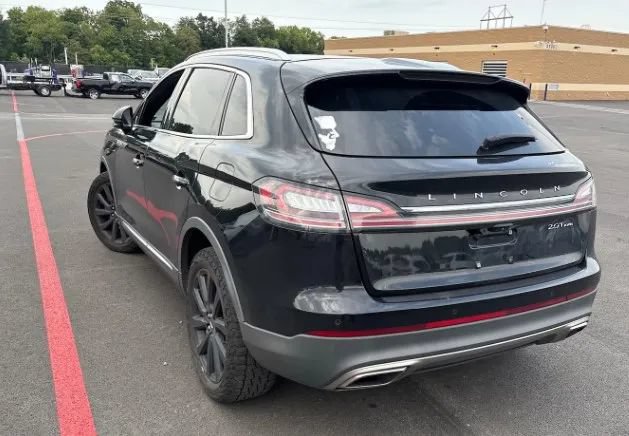 Used 2020 Lincoln Nautilus Reserve w/ Monochromatic Package AWD/4WD image 2